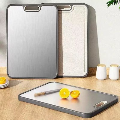 citron coupe sur planche a decouper deux tons gris 