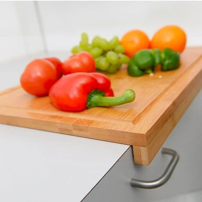 legumes sur planche a découper en bois coin comptoir